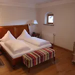 Gut Moierhof 3*