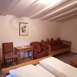 Gut Moierhof 호텔